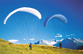 finkenberg_sommer_paraglidi.jpg - active sports reisen