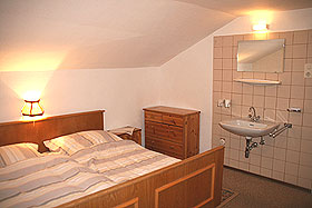 Doppelzimmer im Ferienhaus Talblick am Arlberg Doppelzimmer im Ferienhaus Talblick am Arlberg
